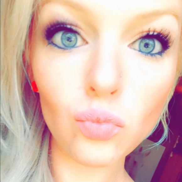 Skye Low - Picture 3 of 6